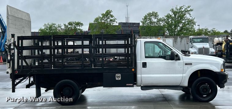 image for item EK2999 2003 Ford F550 Super Duty flatbed truck