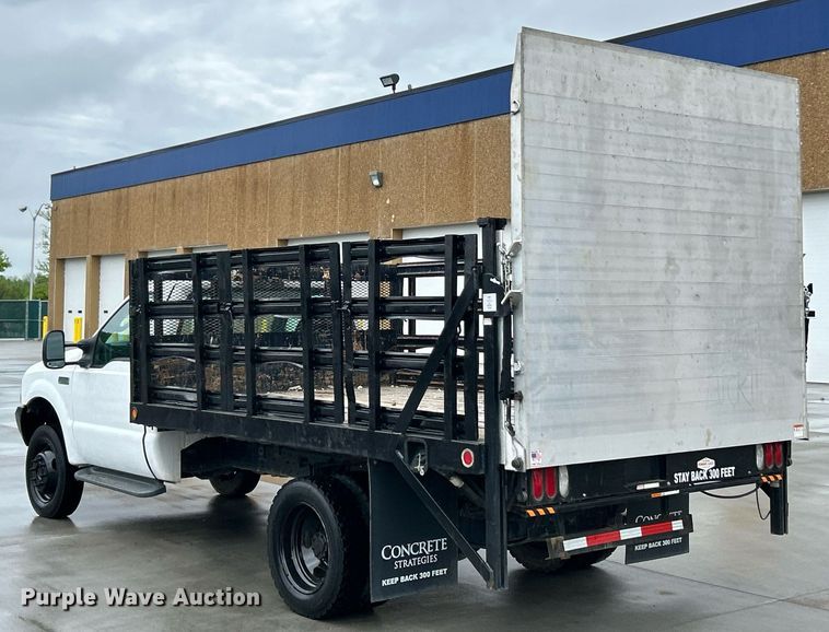 image for item EK2999 2003 Ford F550 Super Duty flatbed truck