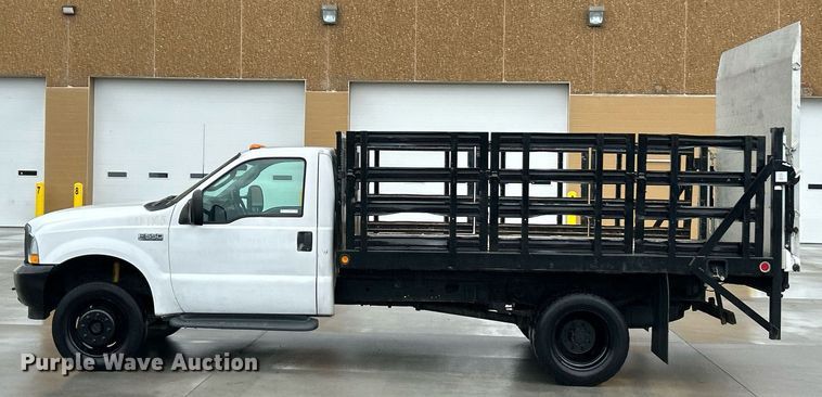 image for item EK2999 2003 Ford F550 Super Duty flatbed truck