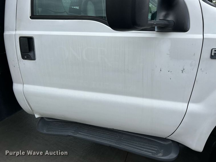 image for item EK2999 2003 Ford F550 Super Duty flatbed truck