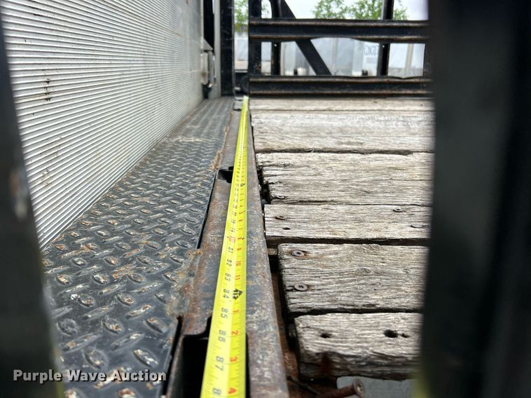 image for item EK2999 2003 Ford F550 Super Duty flatbed truck