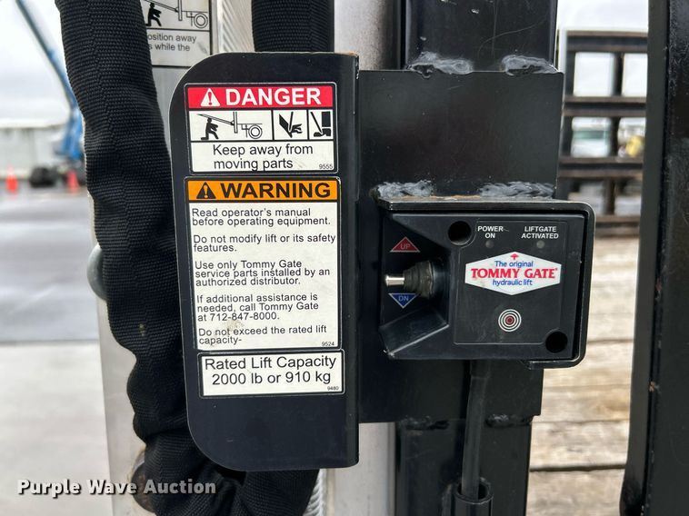 image for item EK2999 2003 Ford F550 Super Duty flatbed truck