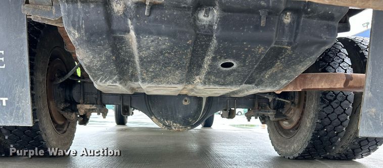 image for item EK2999 2003 Ford F550 Super Duty flatbed truck