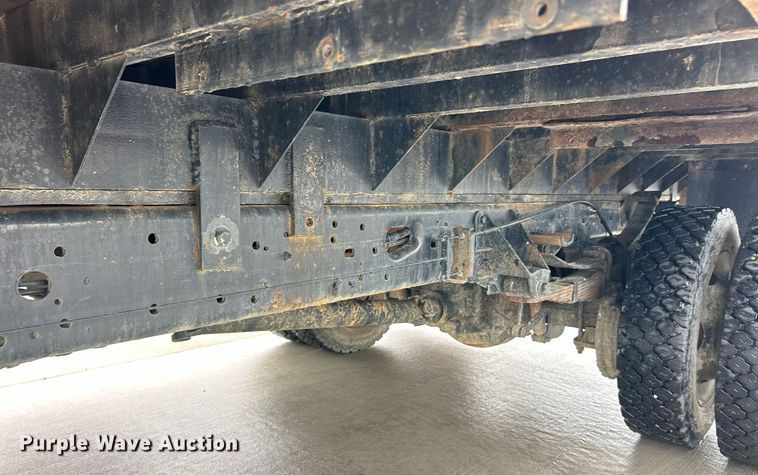 image for item EK2999 2003 Ford F550 Super Duty flatbed truck