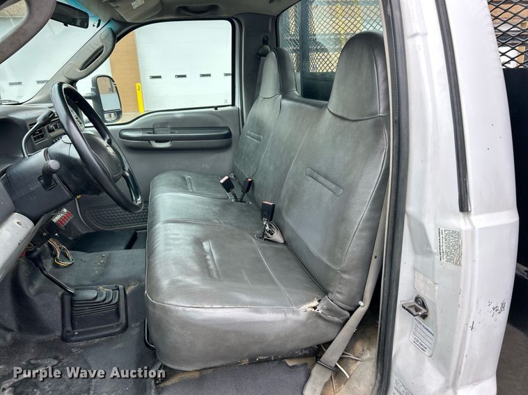 image for item EK2999 2003 Ford F550 Super Duty flatbed truck