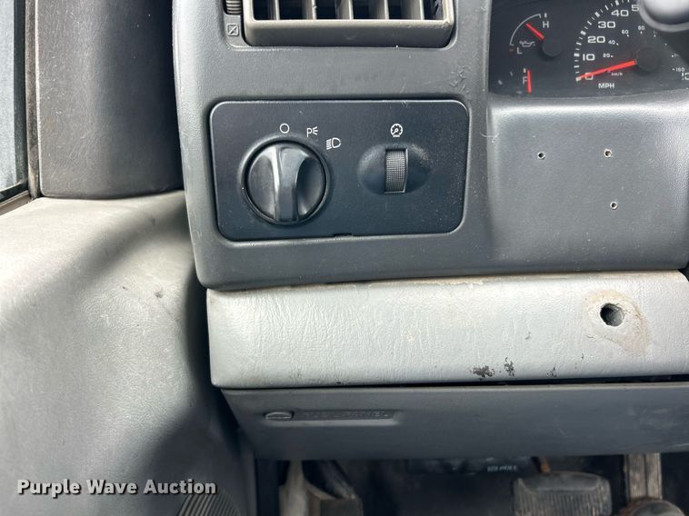 image for item EK2999 2003 Ford F550 Super Duty flatbed truck