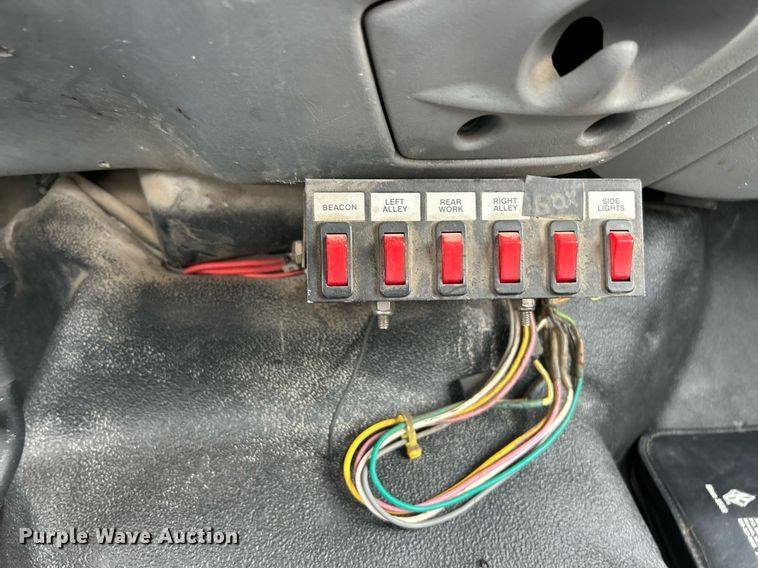 image for item EK2999 2003 Ford F550 Super Duty flatbed truck