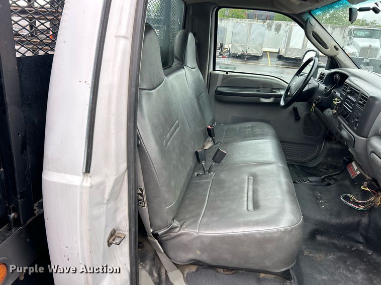 image for item EK2999 2003 Ford F550 Super Duty flatbed truck