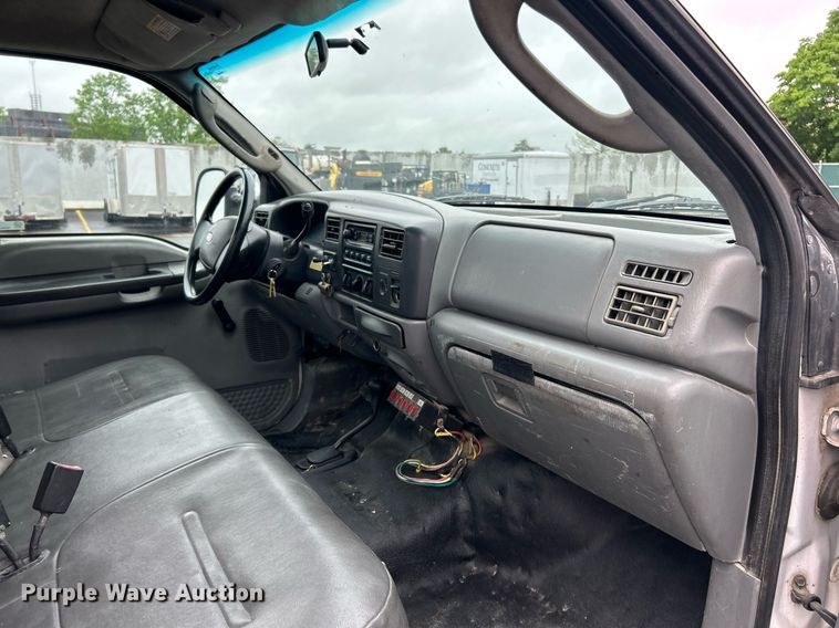 image for item EK2999 2003 Ford F550 Super Duty flatbed truck