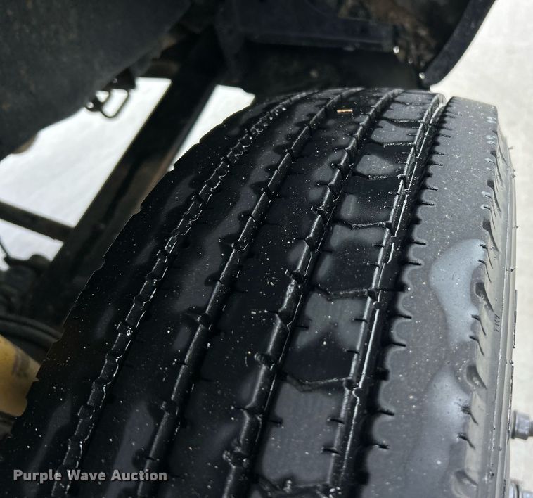 image for item EK2999 2003 Ford F550 Super Duty flatbed truck