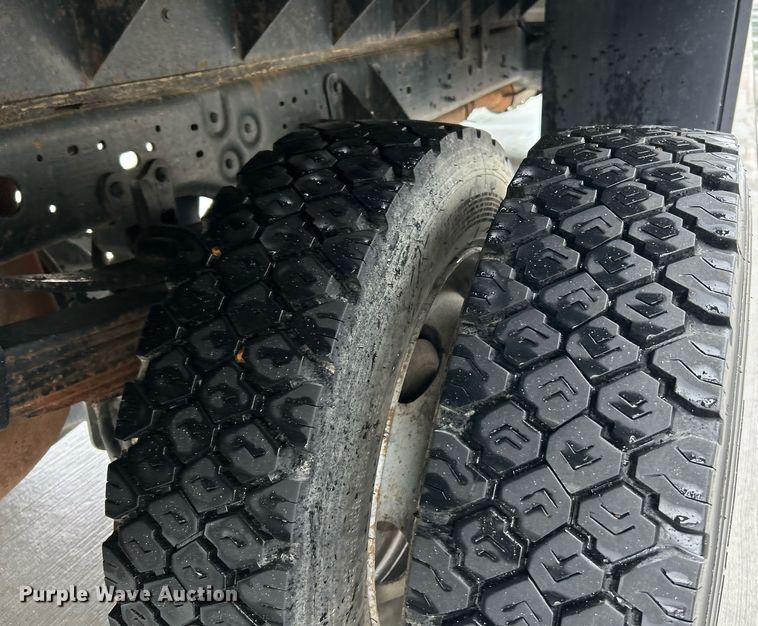 image for item EK2999 2003 Ford F550 Super Duty flatbed truck