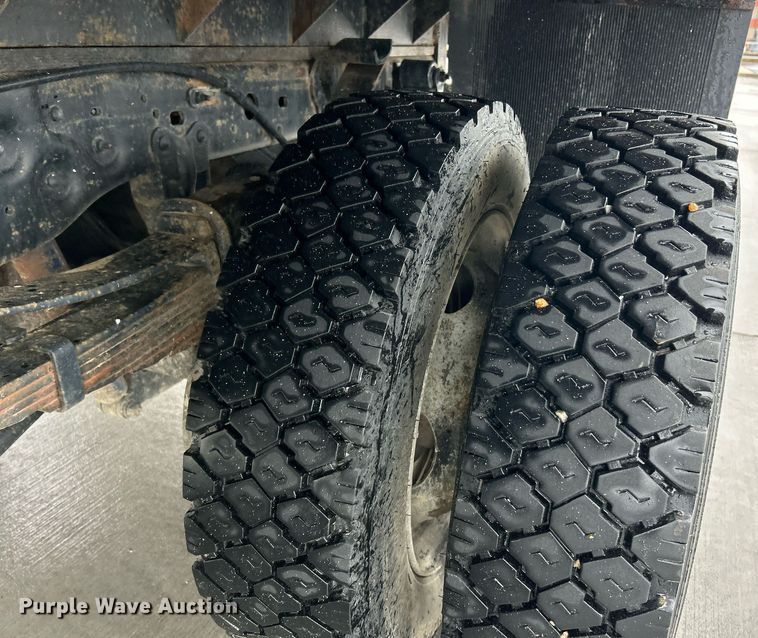 image for item EK2999 2003 Ford F550 Super Duty flatbed truck