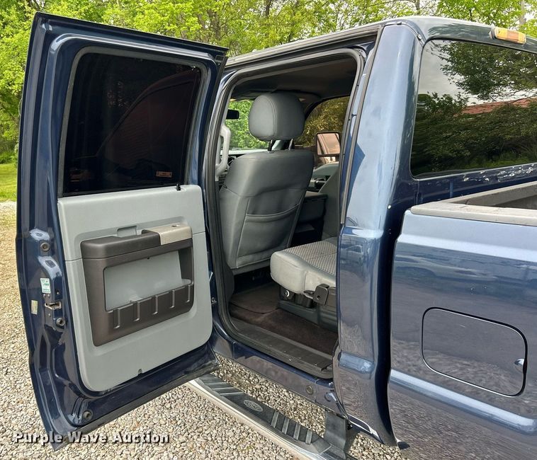 image for item EK3003 2014 Ford F250 Super Duty XLT Crew Cab pickup truck