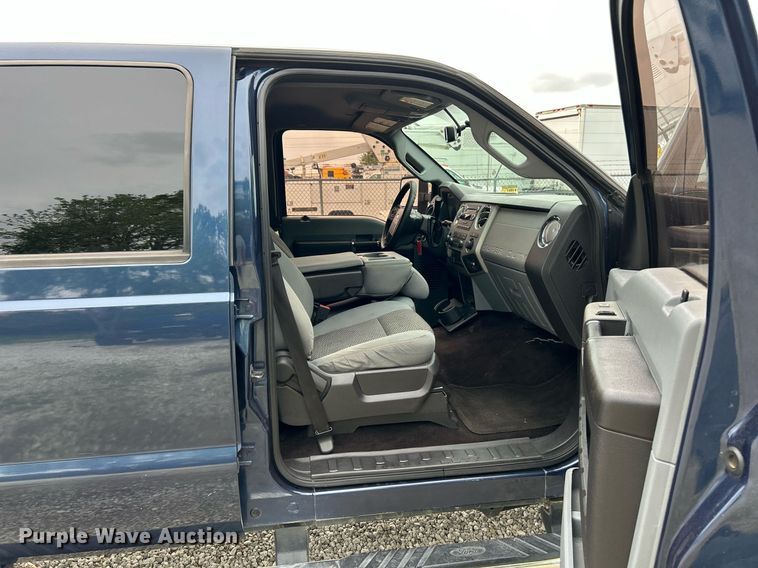 image for item EK3003 2014 Ford F250 Super Duty XLT Crew Cab pickup truck