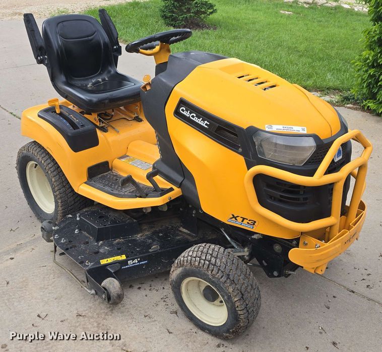 image for item EK5209 2017 Cub Cadet XT3 GSX lawn mower