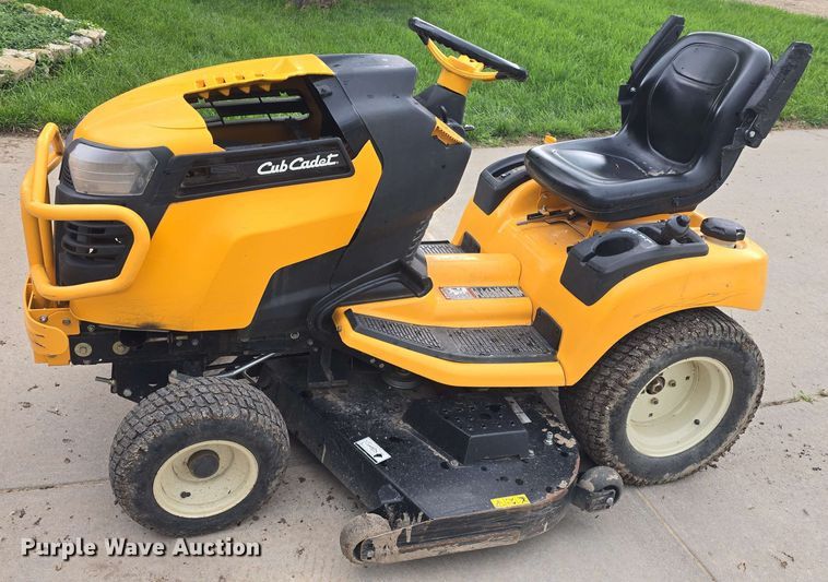 image for item EK5209 2017 Cub Cadet XT3 GSX lawn mower