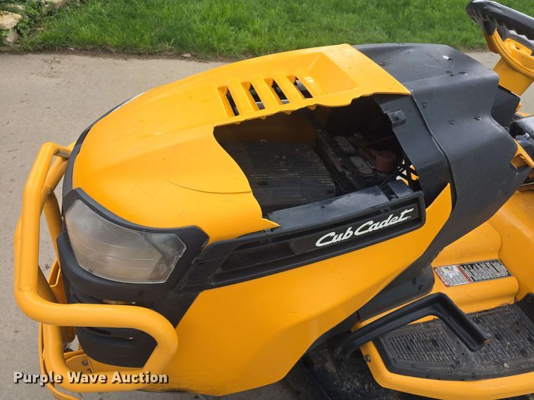 image for item EK5209 2017 Cub Cadet XT3 GSX lawn mower