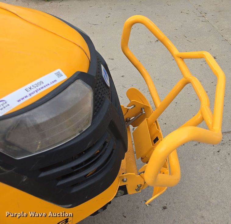 image for item EK5209 2017 Cub Cadet XT3 GSX lawn mower