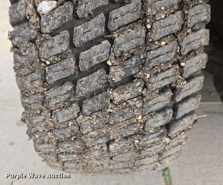 image for item EK5209 2017 Cub Cadet XT3 GSX lawn mower