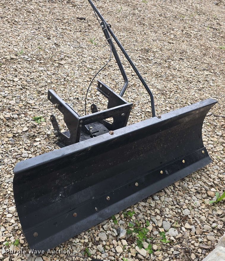 image for item EK5209 2017 Cub Cadet XT3 GSX lawn mower