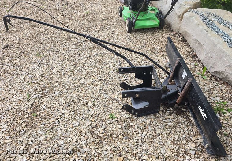 image for item EK5209 2017 Cub Cadet XT3 GSX lawn mower