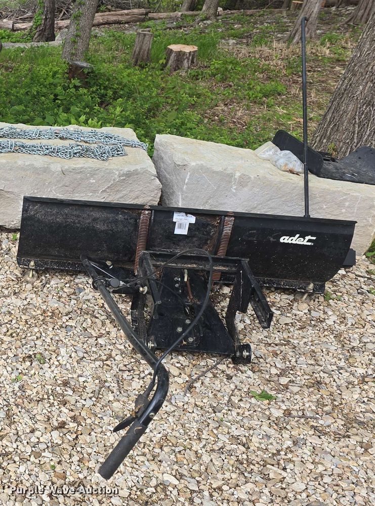 image for item EK5209 2017 Cub Cadet XT3 GSX lawn mower