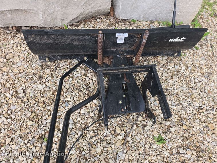 image for item EK5209 2017 Cub Cadet XT3 GSX lawn mower