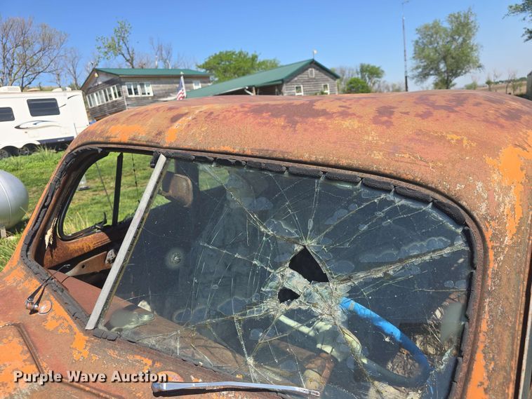 image for item EK5211 1941 Plymouth Deluxe P12 sedan