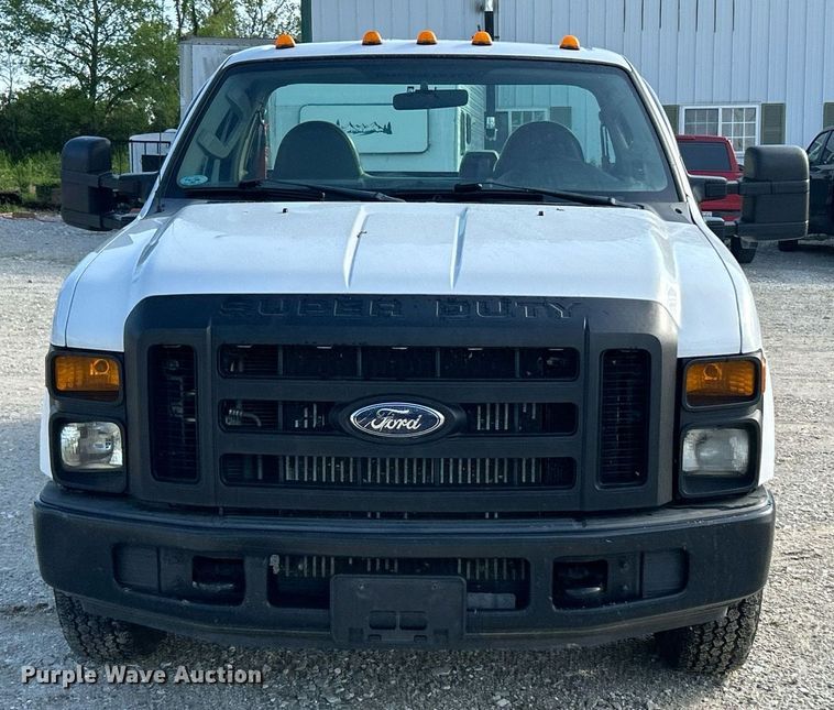image for item EK8029 2008 Ford F350 Super Duty XL pickup truck