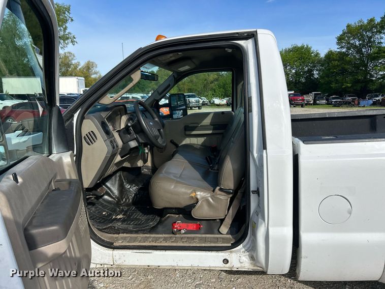 image for item EK8029 2008 Ford F350 Super Duty XL pickup truck