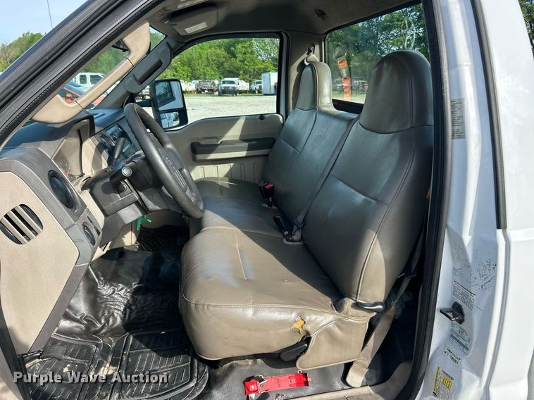 image for item EK8029 2008 Ford F350 Super Duty XL pickup truck