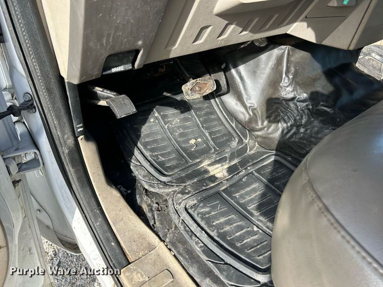 image for item EK8029 2008 Ford F350 Super Duty XL pickup truck