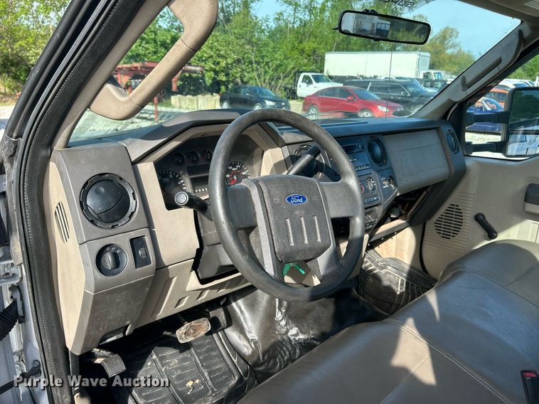 image for item EK8029 2008 Ford F350 Super Duty XL pickup truck