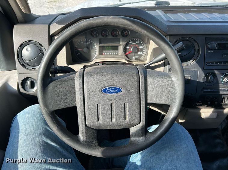 image for item EK8029 2008 Ford F350 Super Duty XL pickup truck