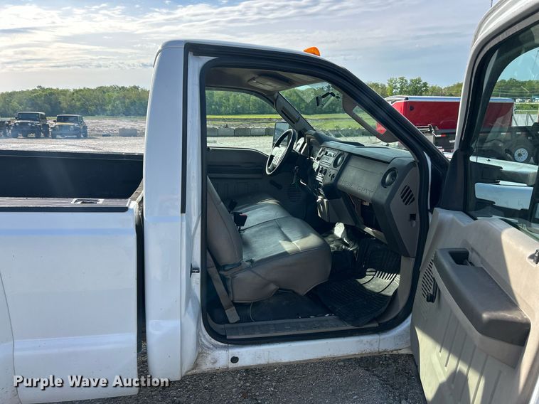 image for item EK8029 2008 Ford F350 Super Duty XL pickup truck