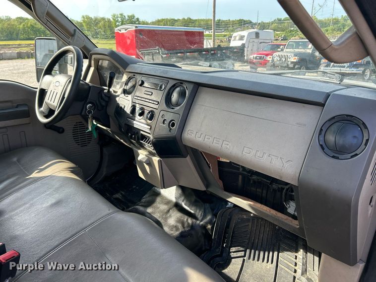 image for item EK8029 2008 Ford F350 Super Duty XL pickup truck