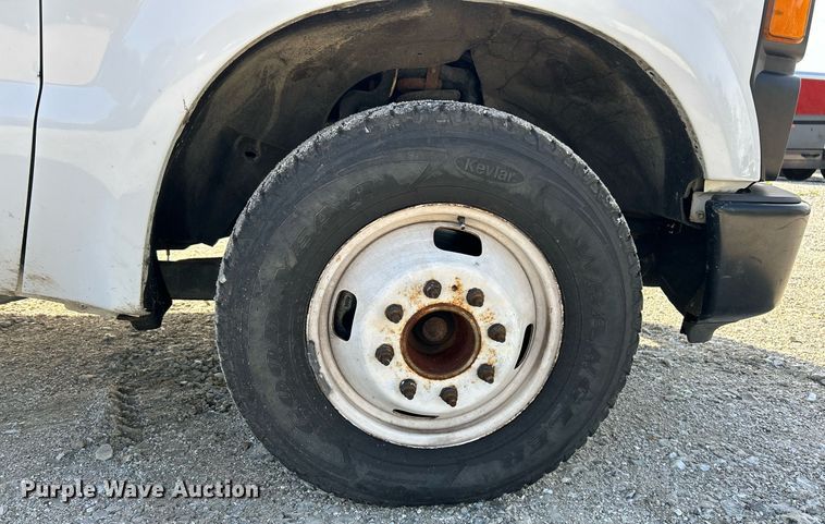 image for item EK8029 2008 Ford F350 Super Duty XL pickup truck