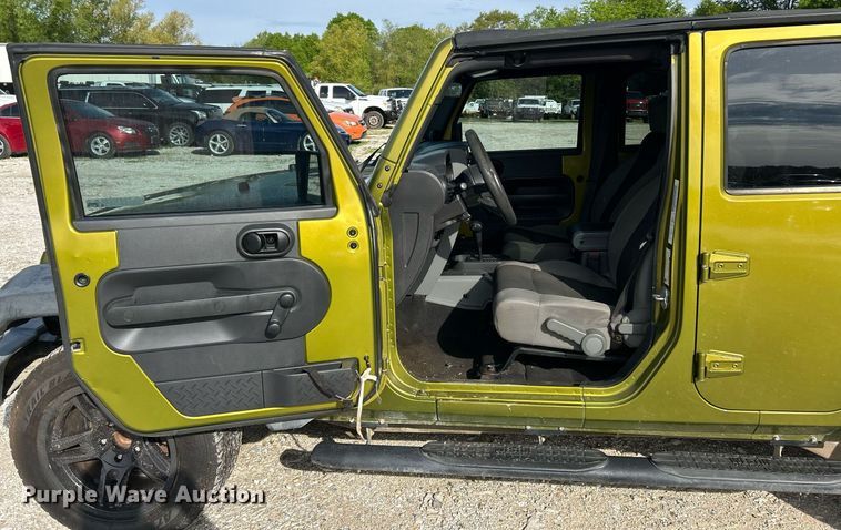 image for item EK8030 2007 Jeep Wrangler Unlimited SUV