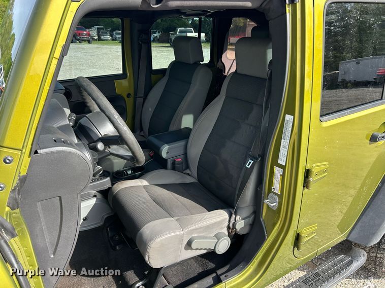 image for item EK8030 2007 Jeep Wrangler Unlimited SUV