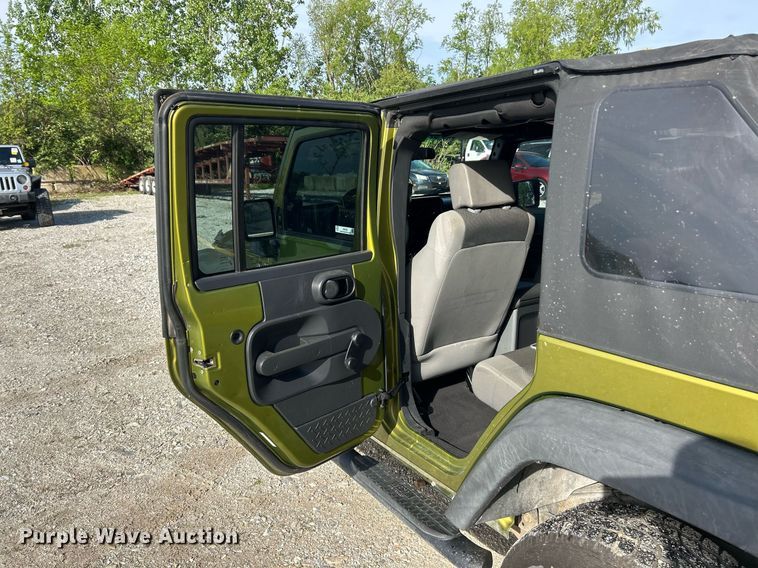 image for item EK8030 2007 Jeep Wrangler Unlimited SUV