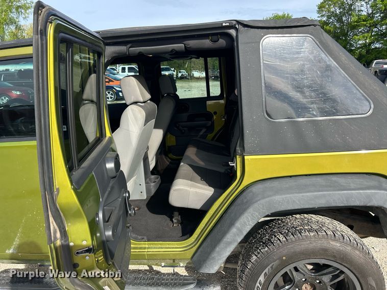 image for item EK8030 2007 Jeep Wrangler Unlimited SUV