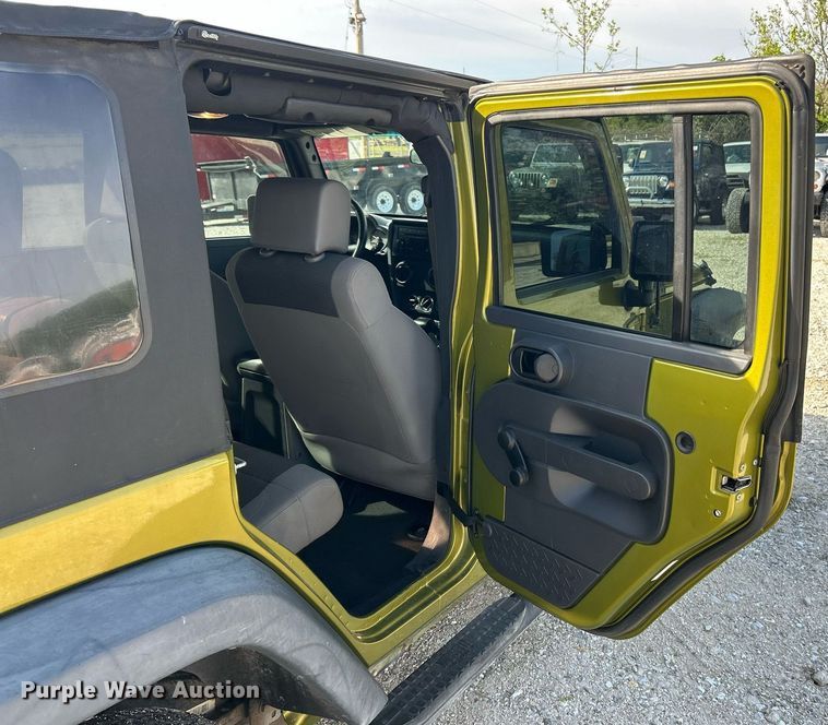 image for item EK8030 2007 Jeep Wrangler Unlimited SUV