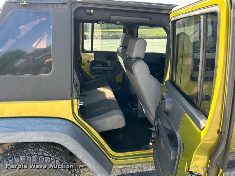 image for item EK8030 2007 Jeep Wrangler Unlimited SUV