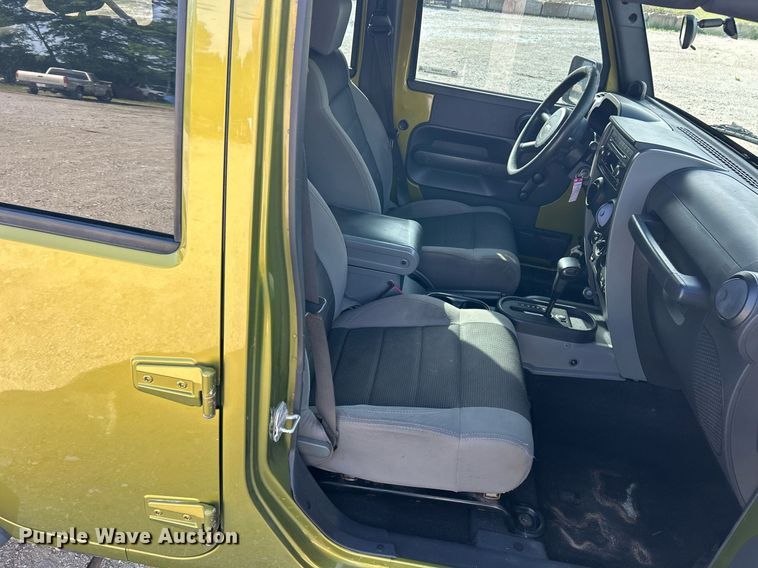 image for item EK8030 2007 Jeep Wrangler Unlimited SUV