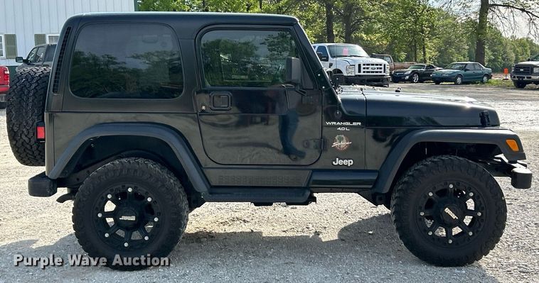 image for item EK8031 2001 Jeep Wrangler Sahara SUV