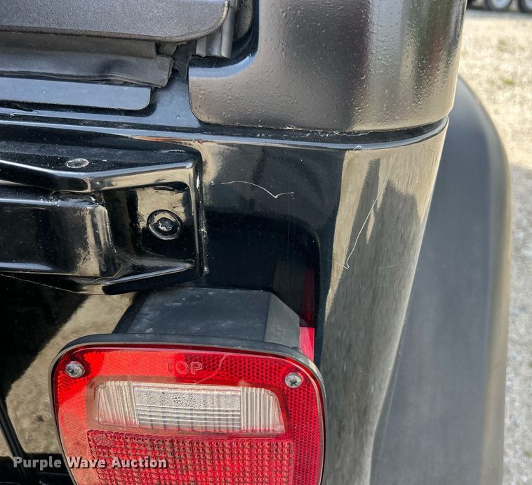 image for item EK8031 2001 Jeep Wrangler Sahara SUV