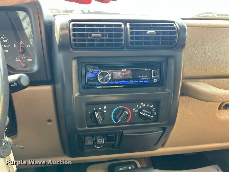 image for item EK8031 2001 Jeep Wrangler Sahara SUV