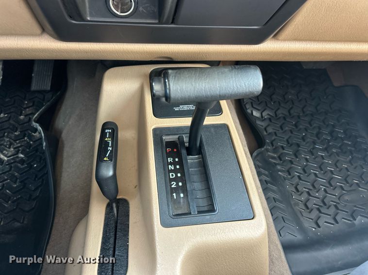 image for item EK8031 2001 Jeep Wrangler Sahara SUV