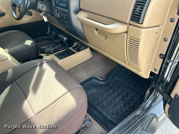 image for item EK8031 2001 Jeep Wrangler Sahara SUV