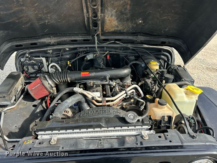 image for item EK8031 2001 Jeep Wrangler Sahara SUV